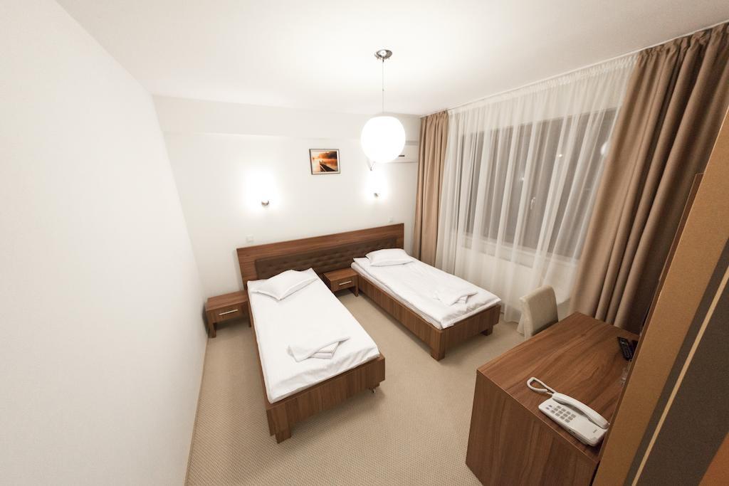 Hotel Mariss ألبا يوليا الغرفة الصورة