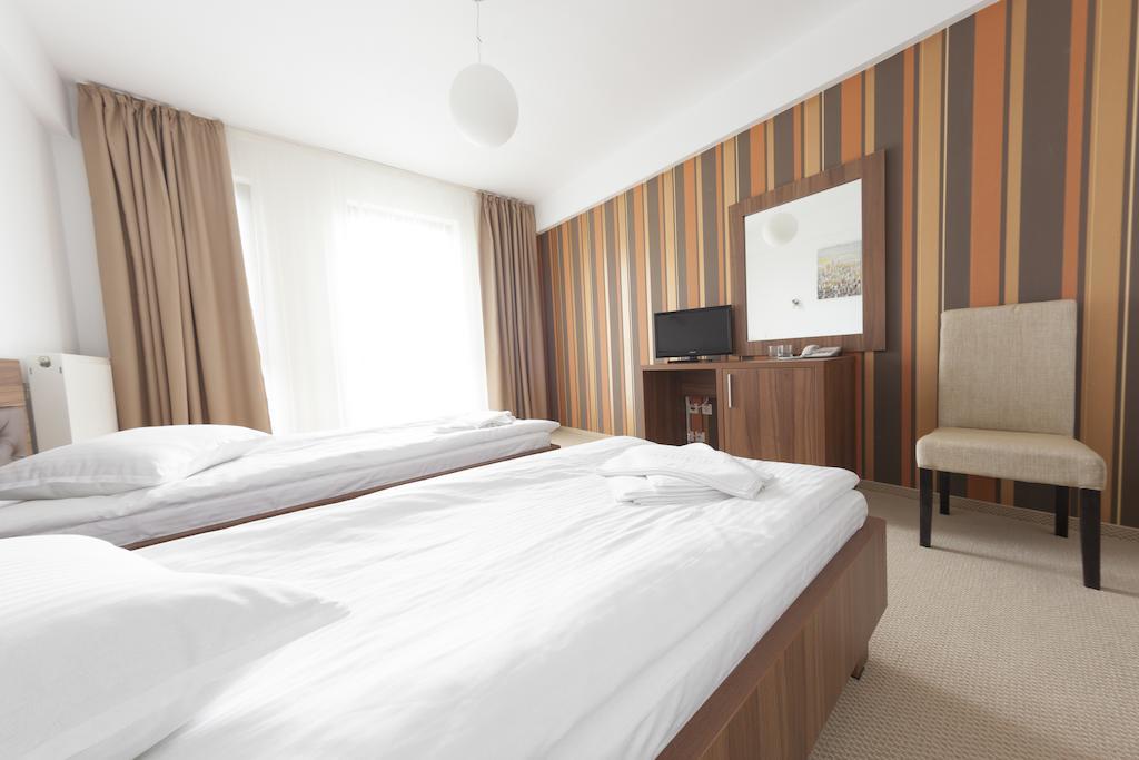 Hotel Mariss ألبا يوليا الغرفة الصورة